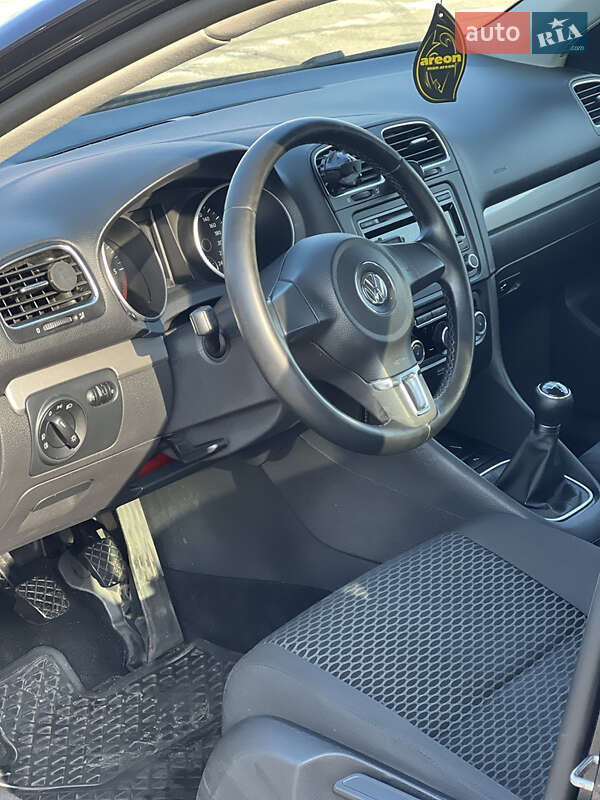 Універсал Volkswagen Golf 2011 в Полтаві