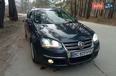 Універсал Volkswagen Golf 2009 в Новояворівську