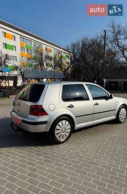 Хэтчбек Volkswagen Golf 2001 в Макарове