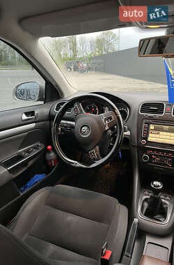 Універсал Volkswagen Golf 2012 в Староказачьем