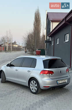 Хэтчбек Volkswagen Golf 2010 в Звягеле