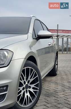 Универсал Volkswagen Golf 2014 в 