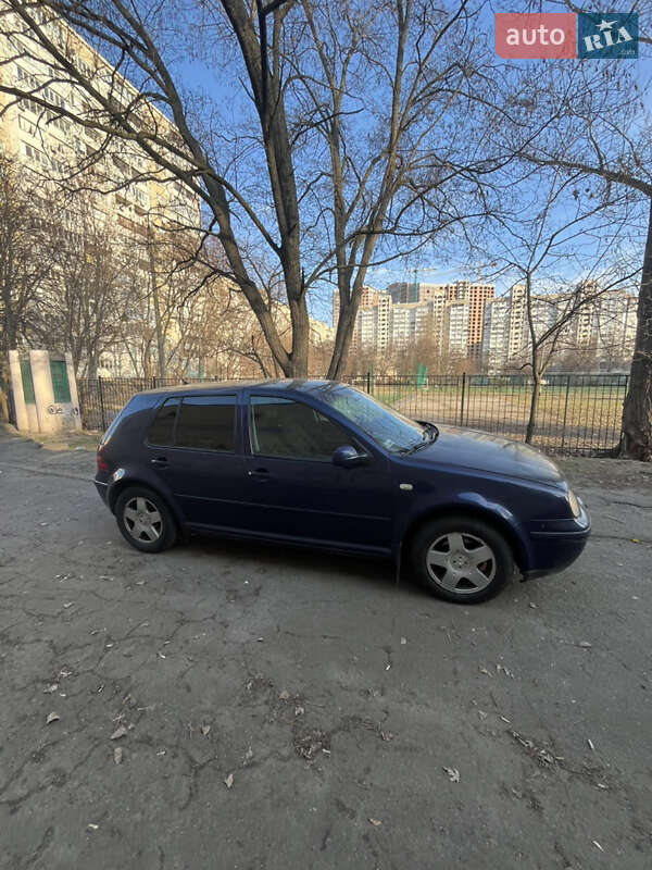 Хэтчбек Volkswagen Golf 1999 в Киеве