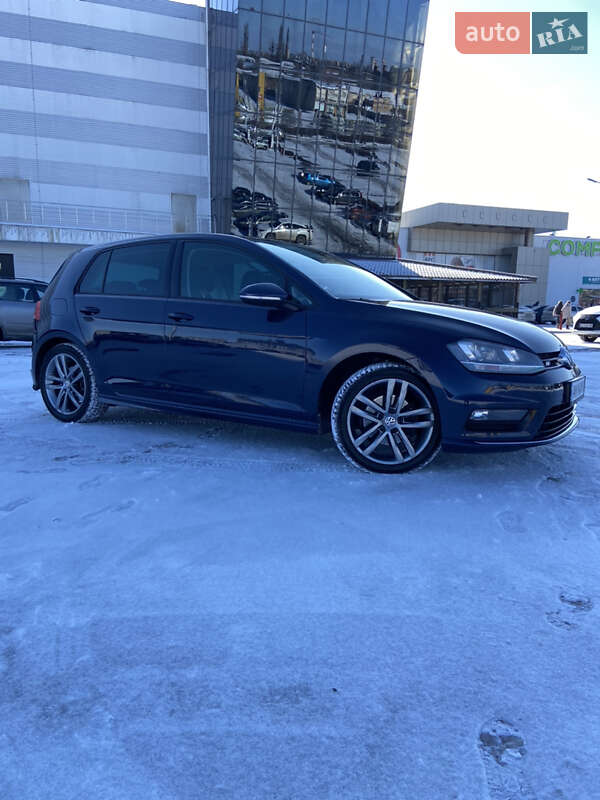 Хетчбек Volkswagen Golf 2014 в Житомирі