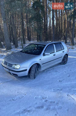 Хэтчбек Volkswagen Golf 2002 в Калиновке