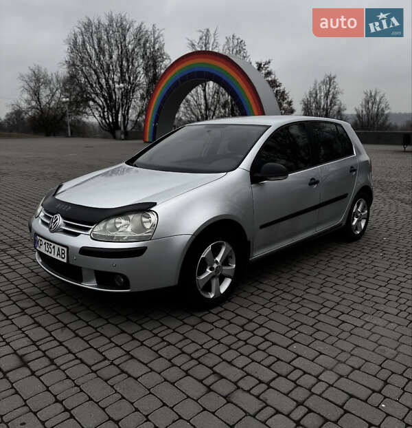 Хетчбек Volkswagen Golf 2008 в Запоріжжі