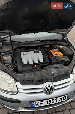 Хетчбек Volkswagen Golf 2008 в Запоріжжі