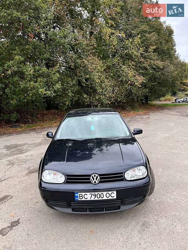 Хетчбек Volkswagen Golf 2001 в Львові