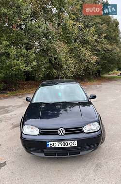 Хэтчбек Volkswagen Golf 2001 в 