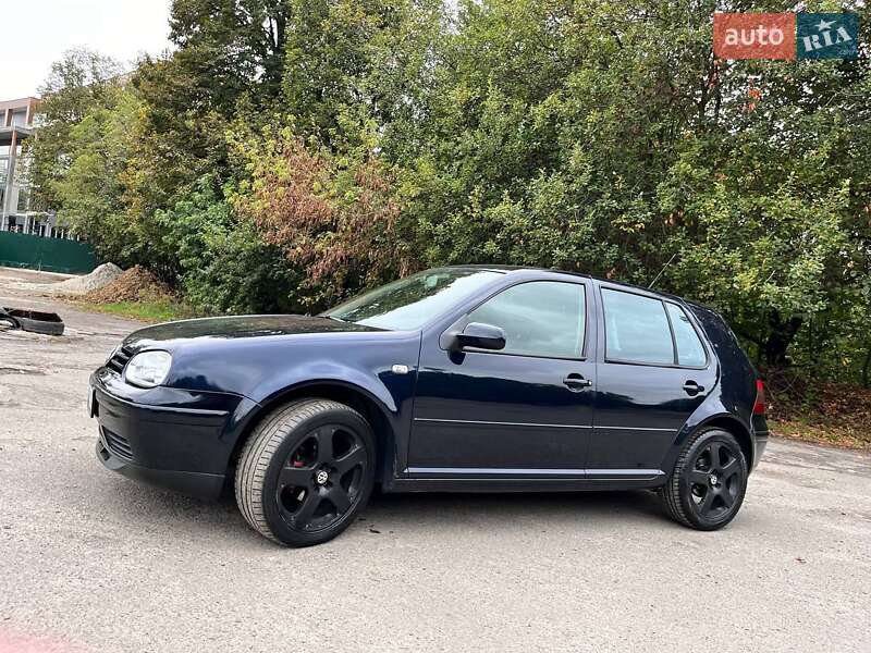 Хетчбек Volkswagen Golf 2001 в Львові
