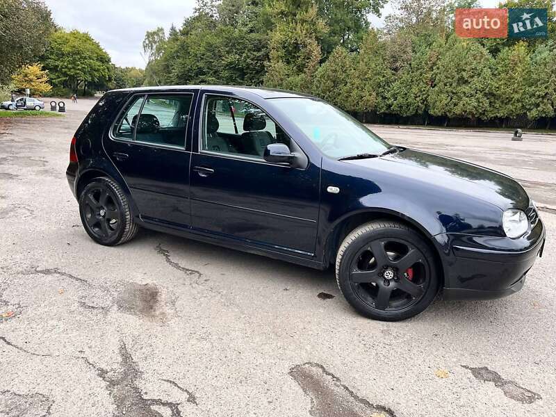 Хетчбек Volkswagen Golf 2001 в Львові