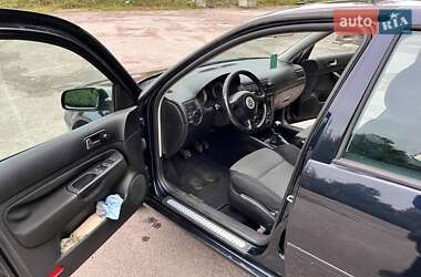 Хэтчбек Volkswagen Golf 2001 в 