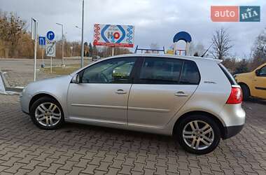 Хэтчбек Volkswagen Golf 2006 в Дубно