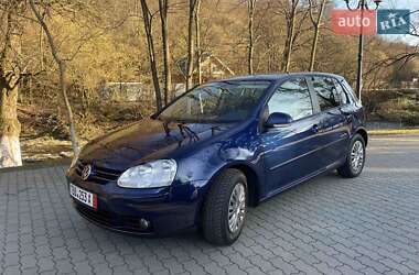 Хетчбек Volkswagen Golf 2008 в 