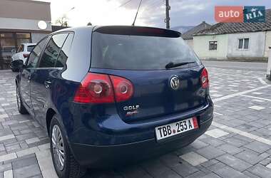 Хетчбек Volkswagen Golf 2008 в 