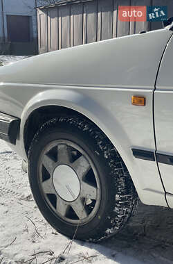 Хетчбек Volkswagen Golf 1985 в 