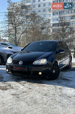 Хэтчбек Volkswagen Golf 2006 в Сумах