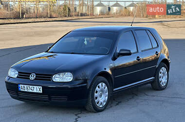 Хэтчбек Volkswagen Golf 2001 в Виннице