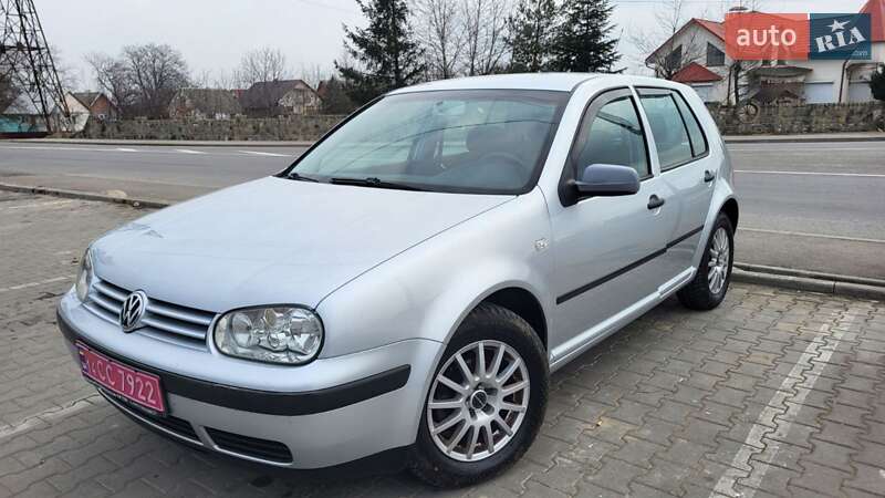 Volkswagen Golf 2003
