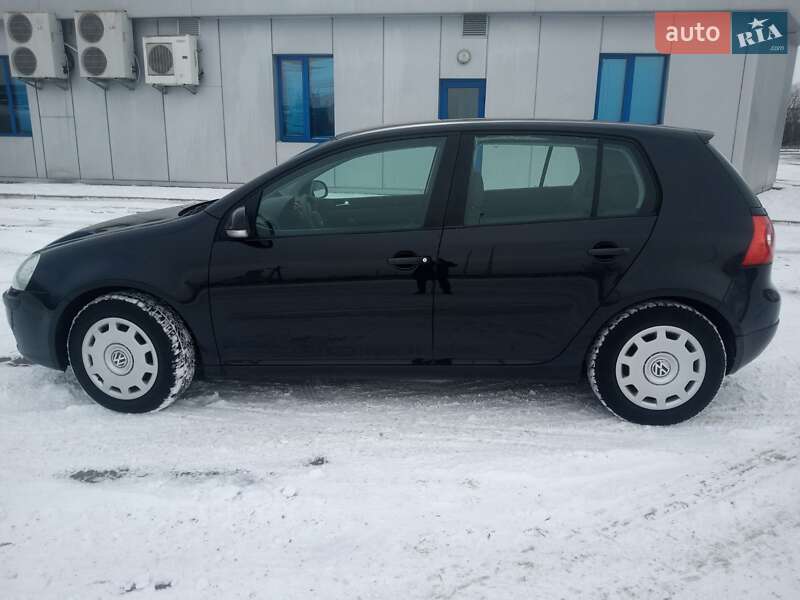 Хетчбек Volkswagen Golf 2004 в Луцьку
