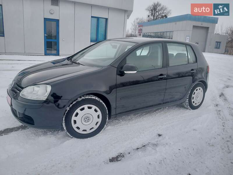 Хетчбек Volkswagen Golf 2004 в Луцьку