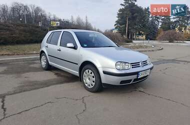 Хэтчбек Volkswagen Golf 2002 в Умани