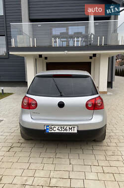 Хэтчбек Volkswagen Golf 2005 в Ивано-Франковске