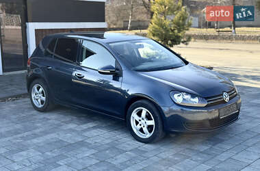 Хэтчбек Volkswagen Golf 2010 в 