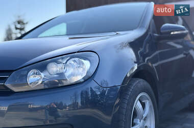 Хэтчбек Volkswagen Golf 2010 в 