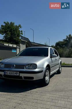 Хетчбек Volkswagen Golf 2001 в Дрогобичі