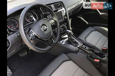 Универсал Volkswagen Golf 2015 в 