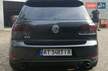 Хэтчбек Volkswagen Golf 2010 в Ивано-Франковске