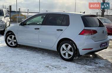 Хетчбек Volkswagen Golf 2017 в Києві