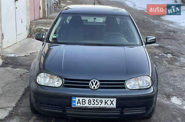 Хэтчбек Volkswagen Golf 2002 в Виннице