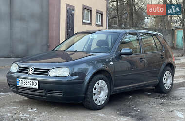 Хэтчбек Volkswagen Golf 2002 в Виннице