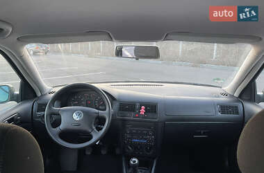 Хэтчбек Volkswagen Golf 2002 в Виннице