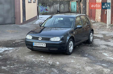 Хэтчбек Volkswagen Golf 2002 в Виннице