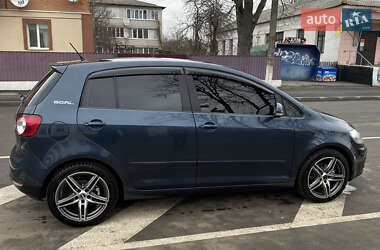 Хетчбек Volkswagen Golf 2006 в Радомишлі