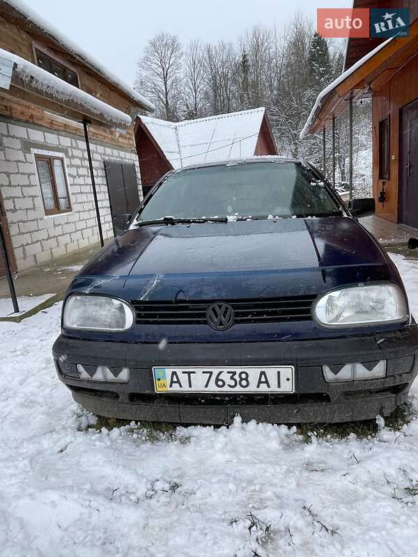 Хэтчбек Volkswagen Golf 1994 в Стрые