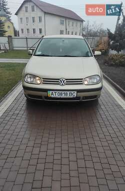 Хетчбек Volkswagen Golf 2001 в Тлумачі