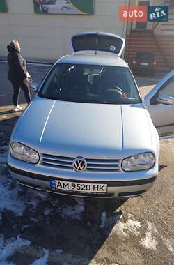 Хэтчбек Volkswagen Golf 2002 в Житомире