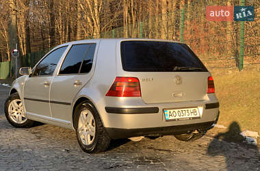 Хетчбек Volkswagen Golf 2003 в Львові