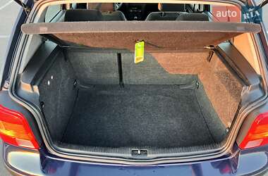 Хэтчбек Volkswagen Golf 1999 в 