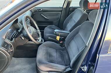 Хэтчбек Volkswagen Golf 1999 в 