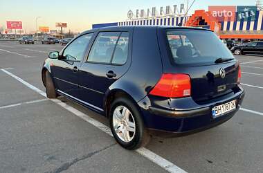 Хэтчбек Volkswagen Golf 1999 в 
