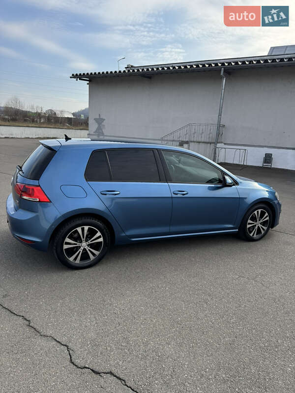 Хетчбек Volkswagen Golf 2013 в Мукачевому