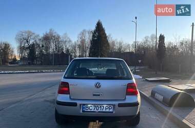 Хетчбек Volkswagen Golf 2002 в 