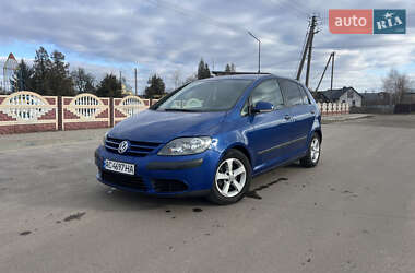 Хэтчбек Volkswagen Golf 2005 в Луцке