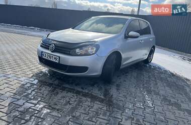 Хэтчбек Volkswagen Golf 2012 в 
