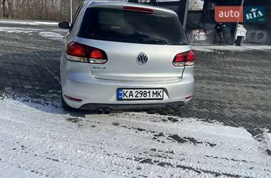 Хэтчбек Volkswagen Golf 2012 в 